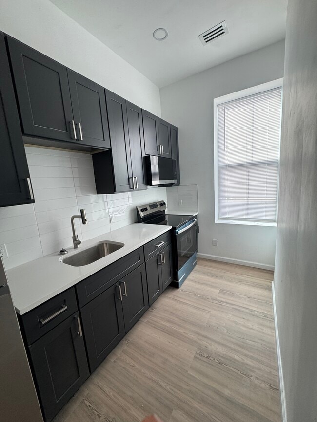 Photo - 839 S Jackson St Apartment