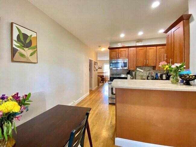 Foto del edificio - 512 E 3rd St