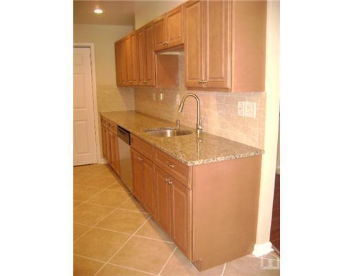 Foto del edificio - 107 Chatham Dr