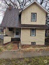 Building Photo - 732 N 6th St