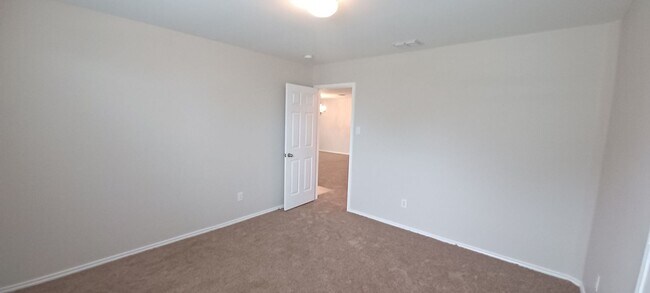 Foto del edificio - Spacious & Move In Ready 4/2/2 in Lancaster!