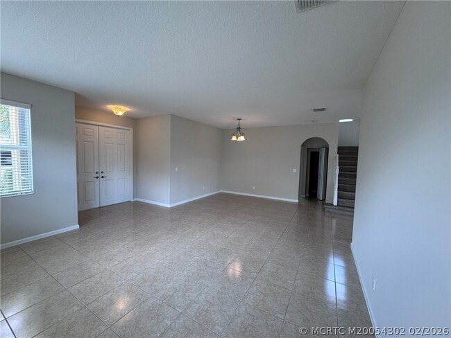 Building Photo - 11239 SW Barton Way