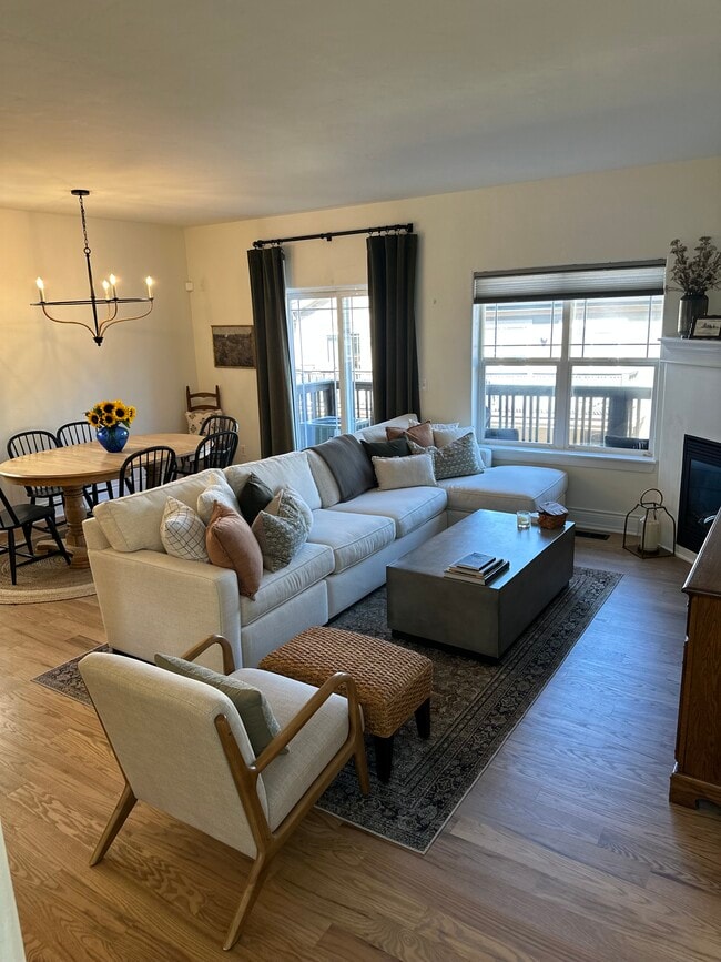 Photo - 718 Albion St Townhome