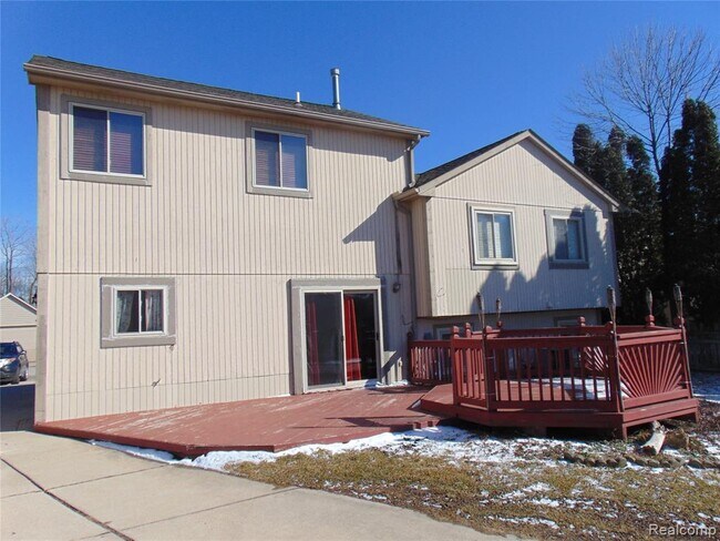 Building Photo - 407 N Willard Rd