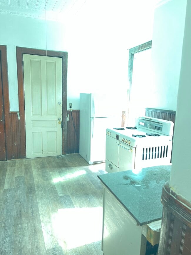 Building Photo - 234 10th St