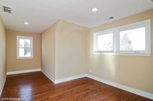 Foto del edificio - 5651 W Goodman St