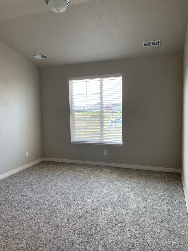 Foto del edificio - 4120 S Park Dr