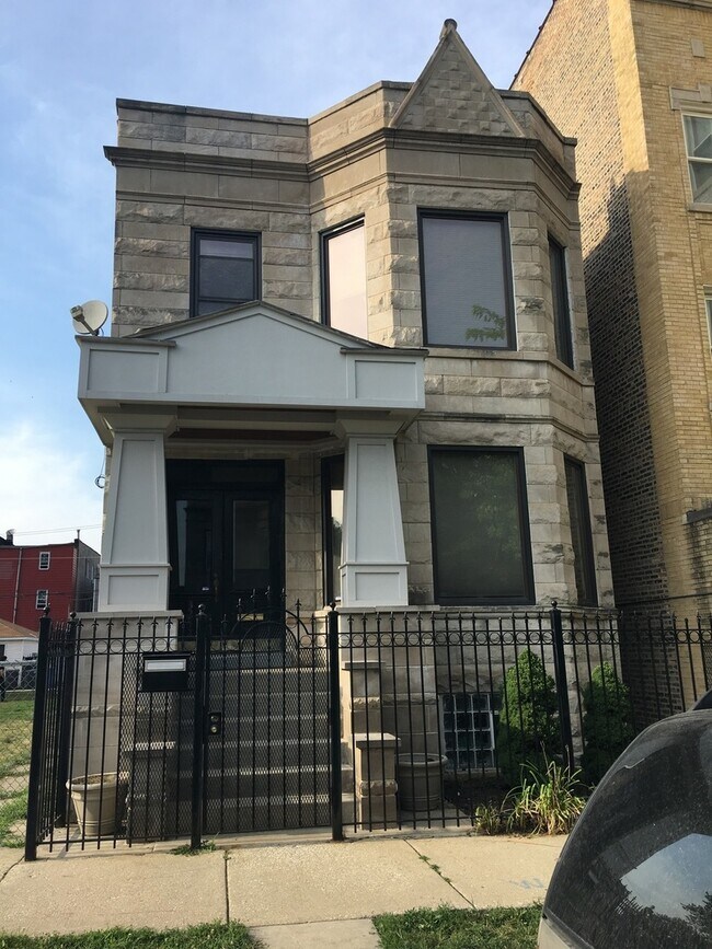 Building Photo - 3252 W Crystal St