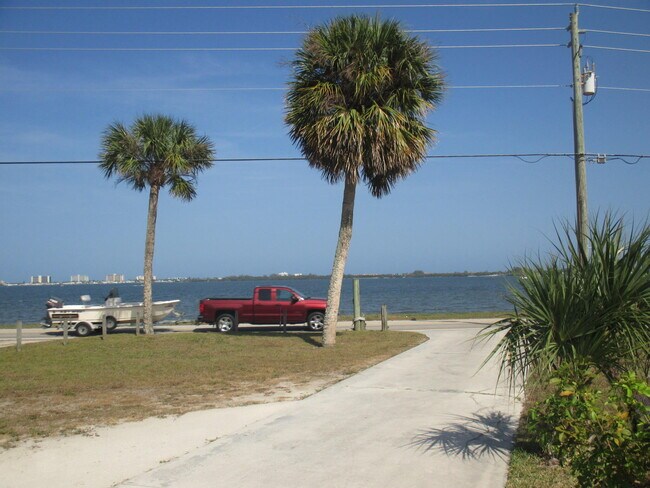 Building Photo - 4100 NE Indian River Dr