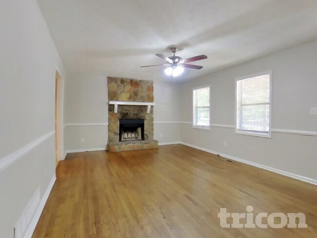 Building Photo - 4021 Wylie Ln