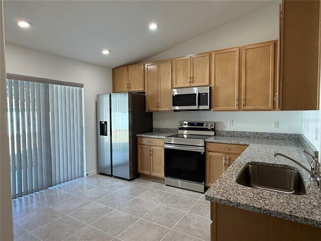 Foto del edificio - 3 Easton Pl