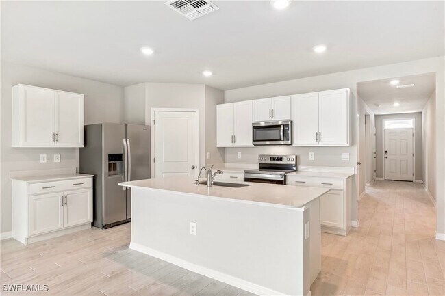 Foto del edificio - 1032 Champion Ave