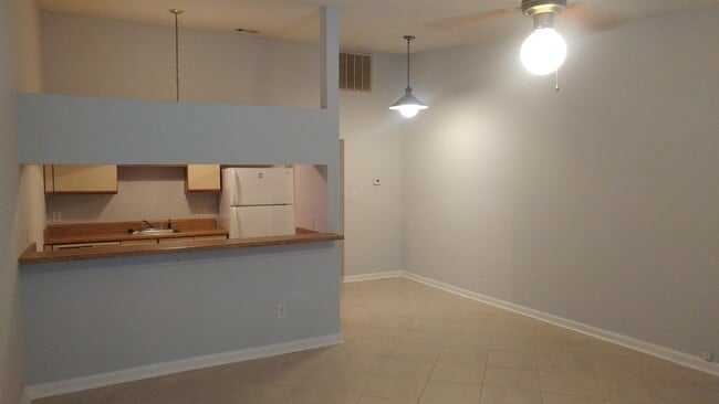 Building Photo - 2133 Sandpiper St