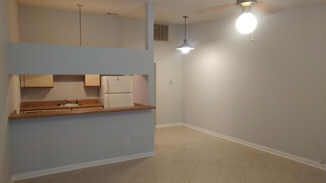 Foto del edificio - 2133 Sandpiper St