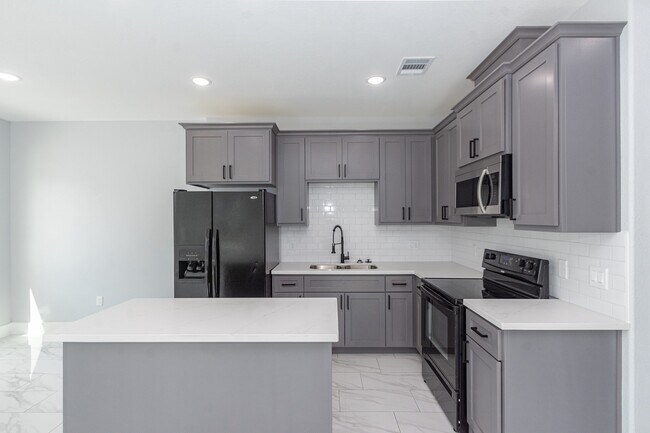 Foto del edificio - 6513 Avenue B