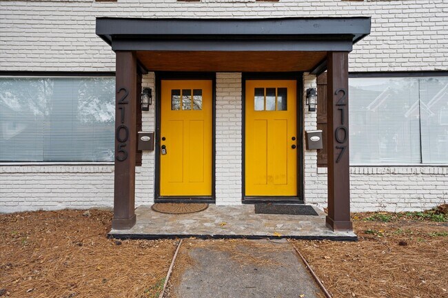 Foto del edificio - 2105 Sheridan St