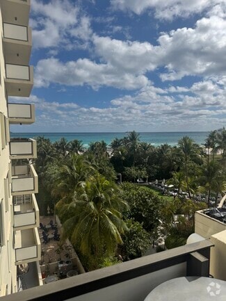 Building Photo - 1623 Collins Ave
