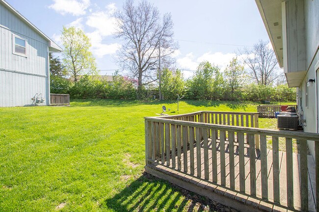 Building Photo - 2205 High Oaks Ct