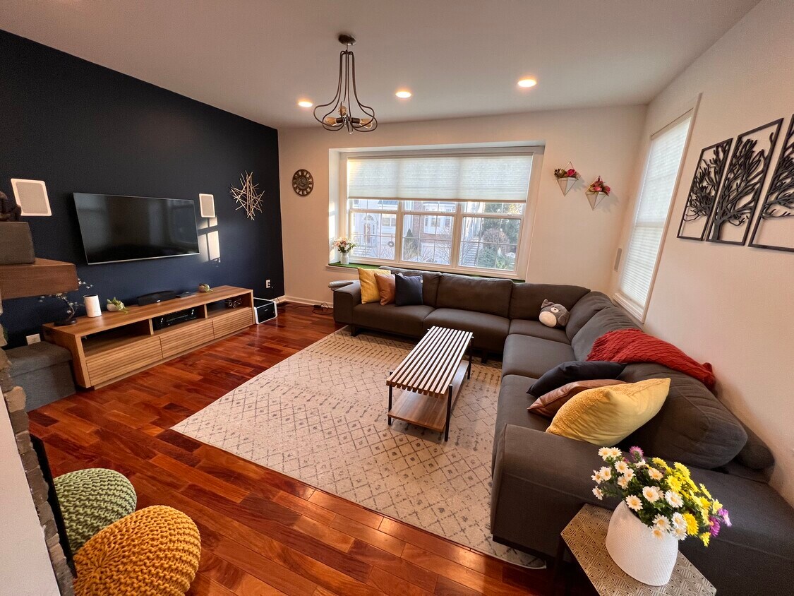 Primary Photo - 206 Swathmore Dr