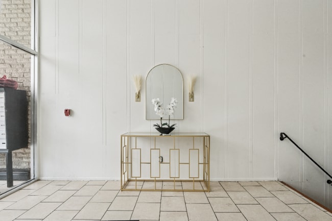 Photo - 1822 Benton Ave Apartment