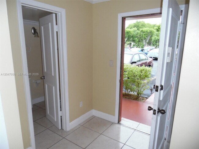 Foto del edificio - 1501 NE 191st St