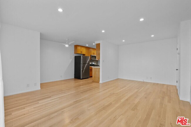 Foto del edificio - 5468 Blackwelder St