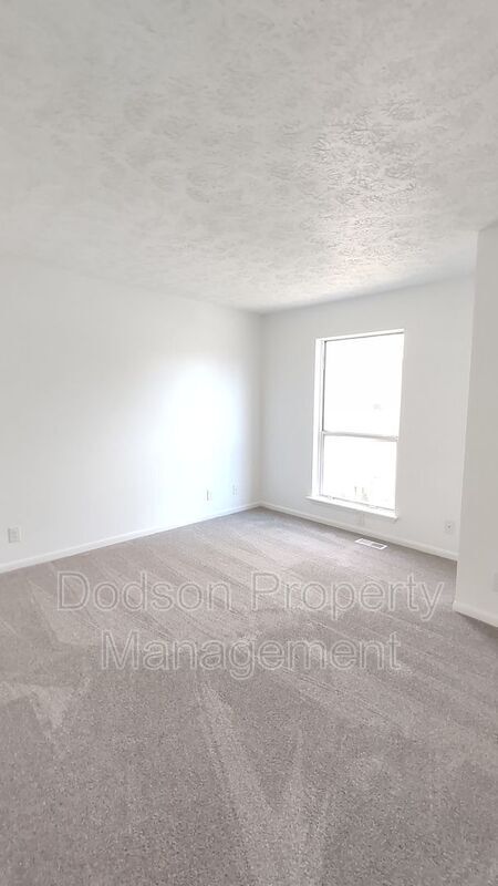 Building Photo - 4055 Midlands Rd