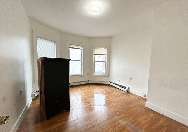 Foto del edificio - 96 E Cottage St