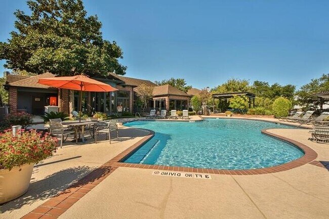 Foto del edificio - 1414 S Dairy Ashford Rd