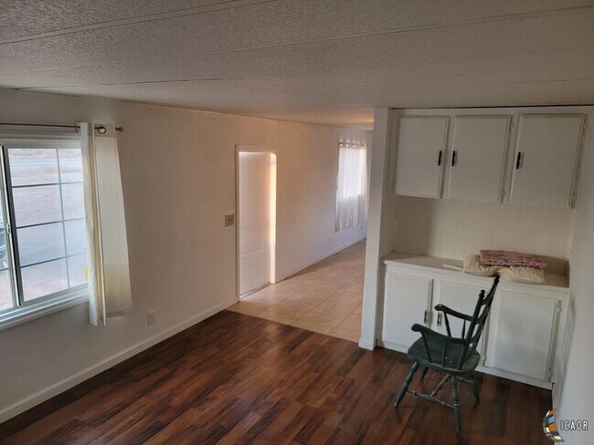 Building Photo - 2781 W Evan Hewes Hwy