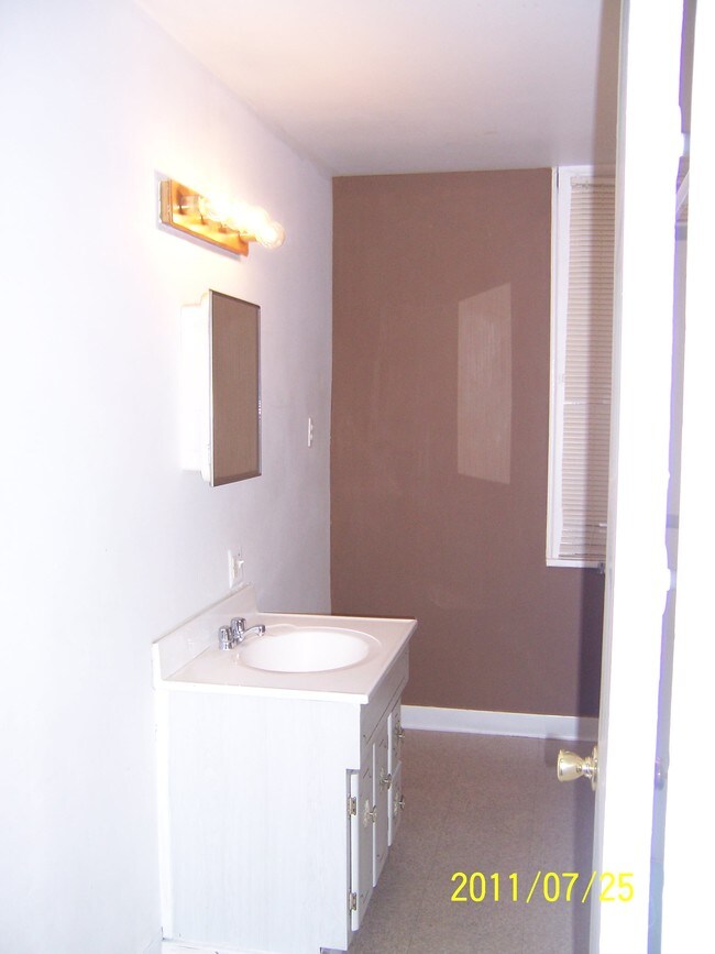 Building Photo - 46 Lafayette Ave