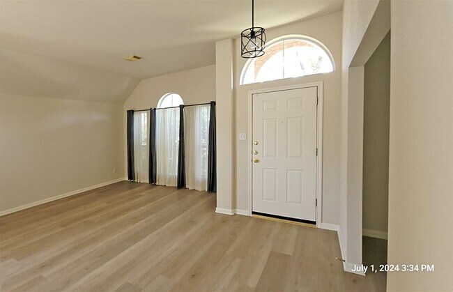 Foto del edificio - 4320 Rock Hill Rd