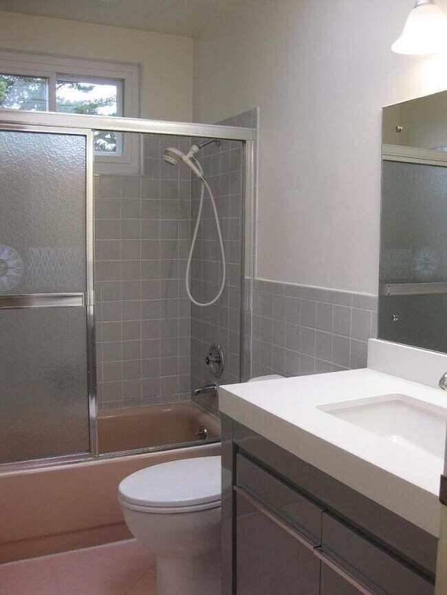 Foto del edificio - 5 bedroom in Pacifica CA 94044