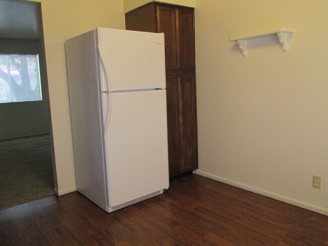 Building Photo - TEMPE 2 Bed/1 Bath Tri Plex Close to ASU -...