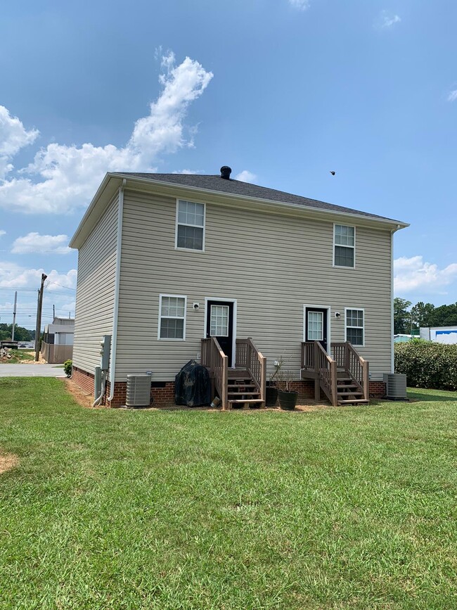 Building Photo - 94 Stone Loop SE