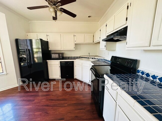 Photo - 1134 Hunter's Lake Dr House