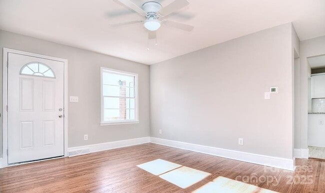 Building Photo - 1437 Springwood Ln