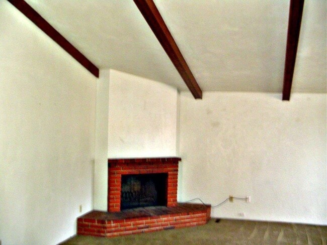 Building Photo - Great Duplex Eugene