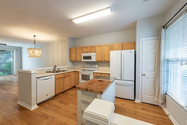 Foto del edificio - 1732 Sorrell Brook Way