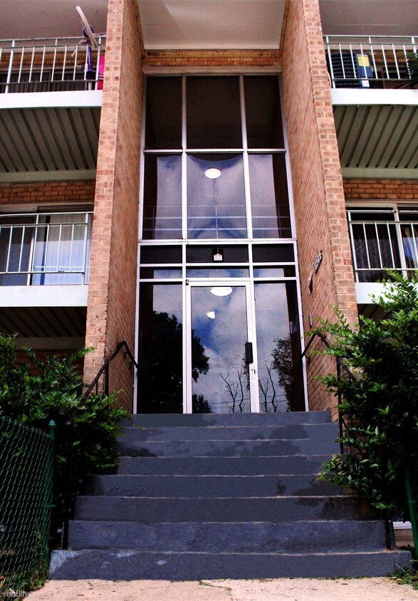 2408 Pomeroy Rd SE, Washington, DC 20020 Condo for Rent in Washington