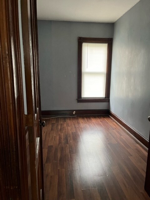 Foto del edificio - 318 E Main St