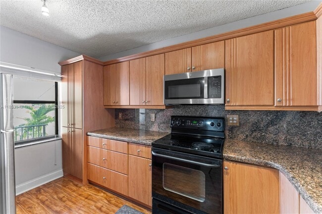 Foto del edificio - 11344 Taft St