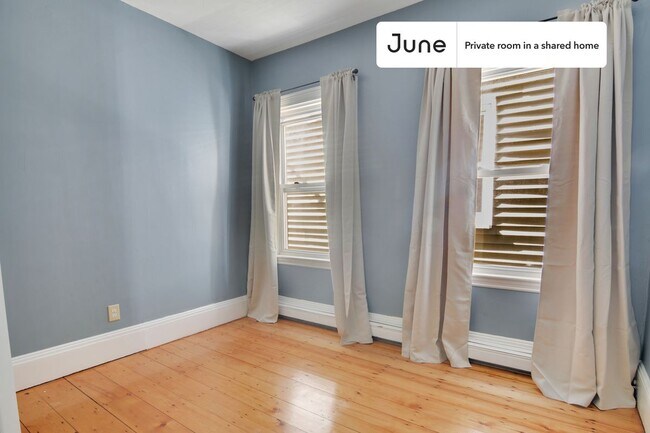 Foto del edificio - Room in Shared 4 bed/1 bath home in Polish Triangle