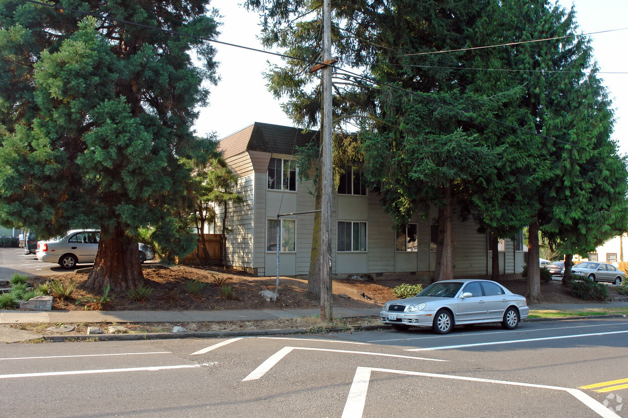Primary Photo - Maplewood Court