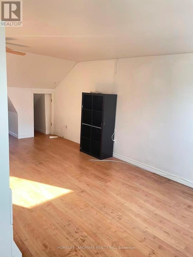 Building Photo - 26 Lippincott St