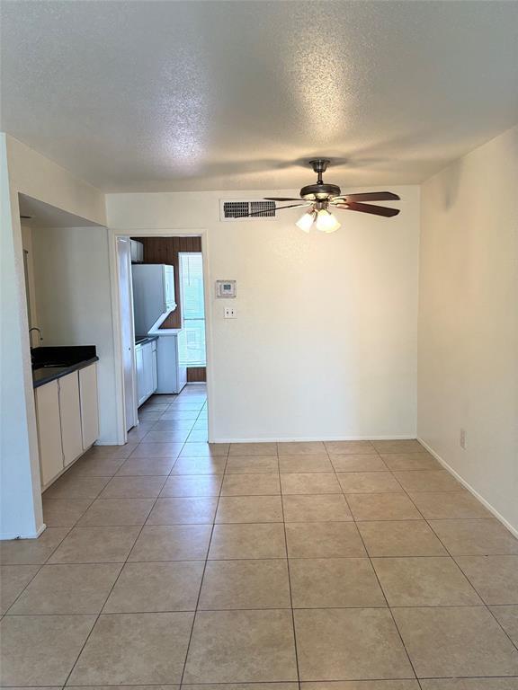Foto del edificio - 8405 Wilcrest Dr