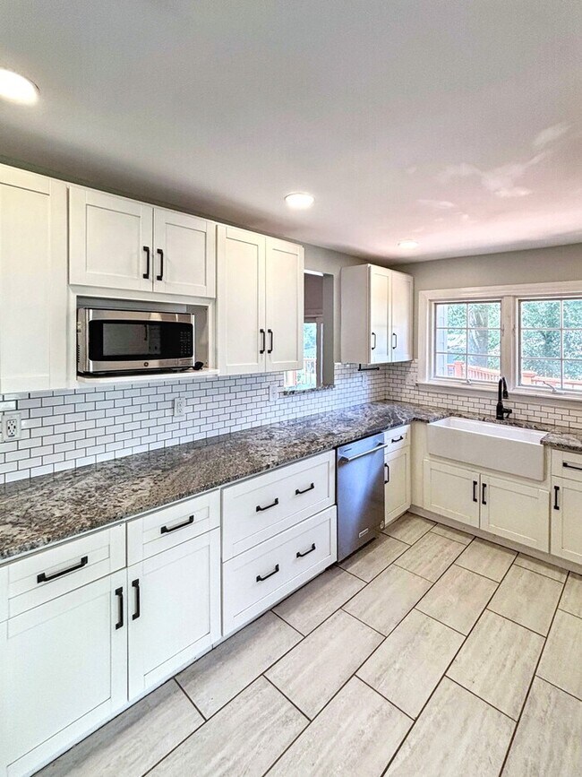 Foto del edificio - 813 Big Bend Woods Dr