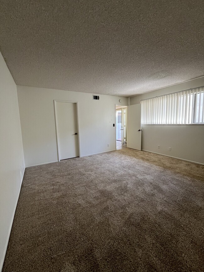 Foto del edificio - 528 Broderick Way