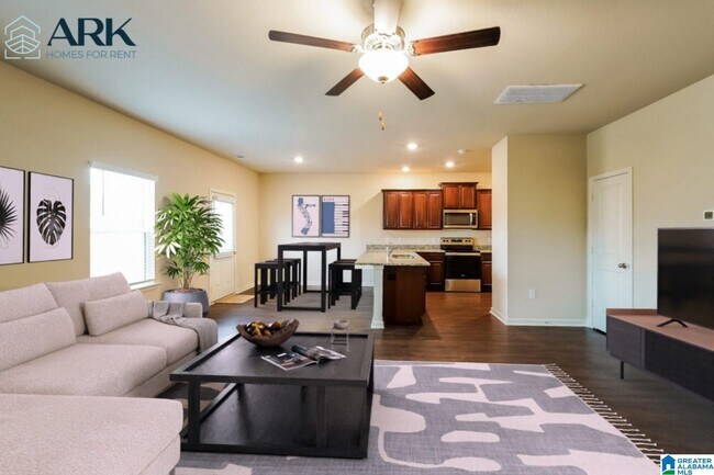 Foto del edificio - 525 Clover Cir