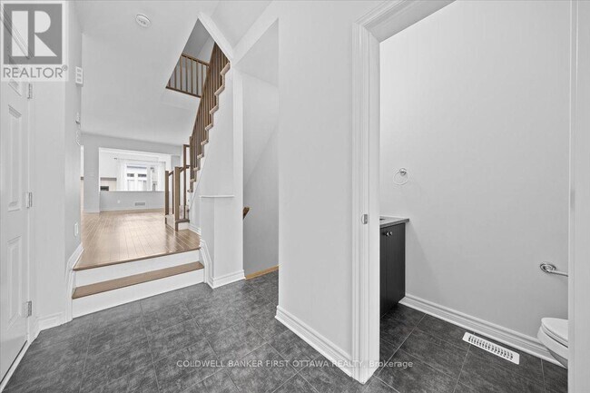 Building Photo - 1015 Eider St